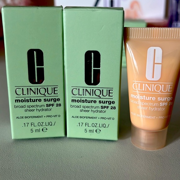 Clinique Bundle! 11 Brand New Pieces Total - Picture 8 of 13